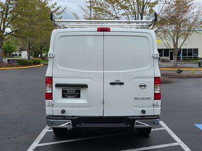 2018 Nissan NV 3500 HD 1-TON / HEAVY DUTY / V8 5.6L / 1-OWNER  / CARGO VAN / HD CARGO ROOF RACK / LOCAL / RUST FREE - Photo 6 - Portland, OR 97217