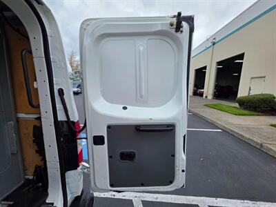 2018 Nissan NV 3500 HD 1-TON / HEAVY DUTY / V8 5.6L / 1-OWNER  / CARGO VAN / HD CARGO ROOF RACK / LOCAL / RUST FREE - Photo 34 - Portland, OR 97217