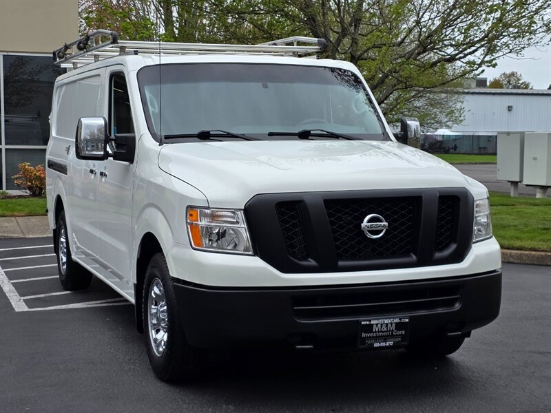 2018 Nissan NV 3500 HD 1-TON / HEAVY DUTY / V8 5.6L / 1-OWNER  / CARGO VAN / HD CARGO ROOF RACK / LOCAL / RUST FREE - Photo 2 - Portland, OR 97217