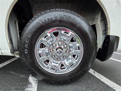2018 Nissan NV 3500 HD 1-TON / HEAVY DUTY / V8 5.6L / 1-OWNER  / CARGO VAN / HD CARGO ROOF RACK / LOCAL / RUST FREE - Photo 49 - Portland, OR 97217