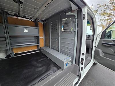 2018 Nissan NV 3500 HD 1-TON / HEAVY DUTY / V8 5.6L / 1-OWNER  / CARGO VAN / HD CARGO ROOF RACK / LOCAL / RUST FREE - Photo 20 - Portland, OR 97217