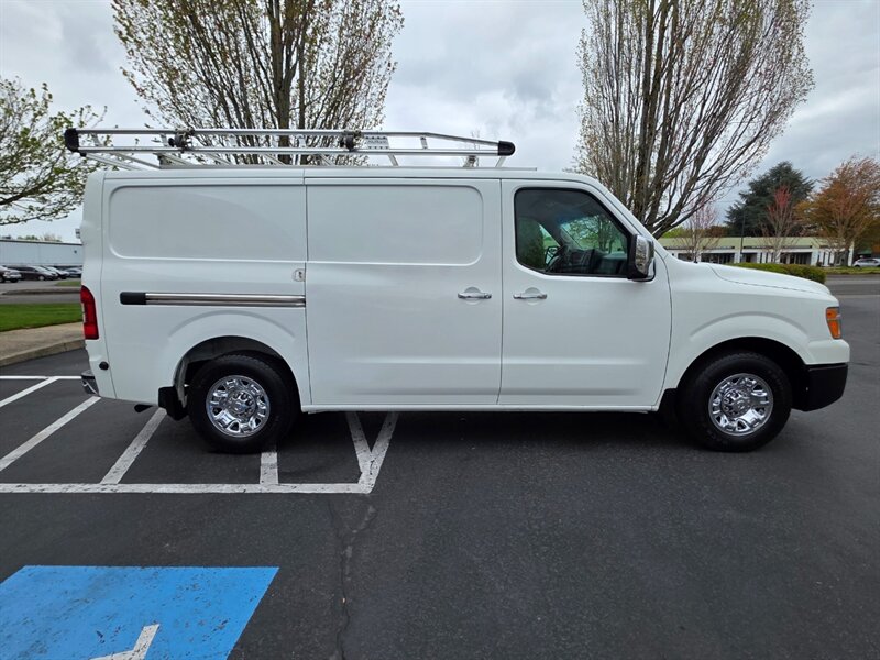 2018 Nissan NV 3500 HD 1-TON / HEAVY DUTY / V8 5.6L / 1-OWNER  / CARGO VAN / HD CARGO ROOF RACK / LOCAL / RUST FREE - Photo 4 - Portland, OR 97217