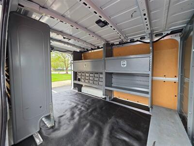 2018 Nissan NV 3500 HD 1-TON / HEAVY DUTY / V8 5.6L / 1-OWNER  / CARGO VAN / HD CARGO ROOF RACK / LOCAL / RUST FREE - Photo 19 - Portland, OR 97217