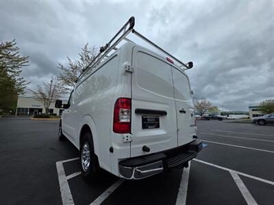 2018 Nissan NV 3500 HD 1-TON / HEAVY DUTY / V8 5.6L / 1-OWNER  / CARGO VAN / HD CARGO ROOF RACK / LOCAL / RUST FREE - Photo 11 - Portland, OR 97217