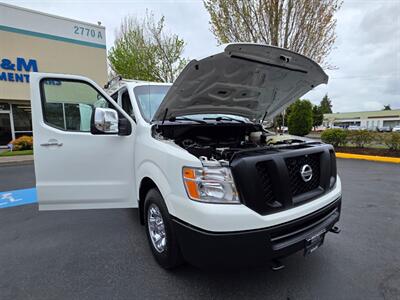 2018 Nissan NV 3500 HD 1-TON / HEAVY DUTY / V8 5.6L / 1-OWNER  / CARGO VAN / HD CARGO ROOF RACK / LOCAL / RUST FREE - Photo 26 - Portland, OR 97217