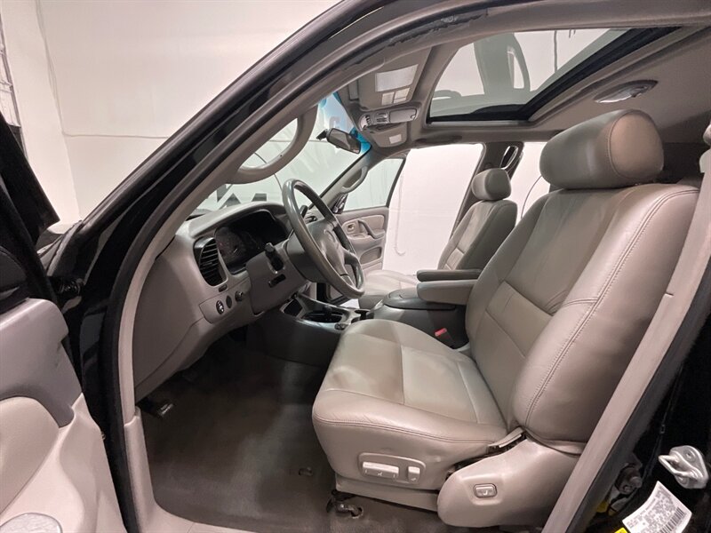 2001 Toyota Sequoia Limited 4x4 / 1-Owner / LIFTED w. NEW WHEELS TIRES / FRESH TIMING BELT + WATER PUMP SERVICE DONE / ZERO RUST - Photo 9 - Gladstone, OR 97027