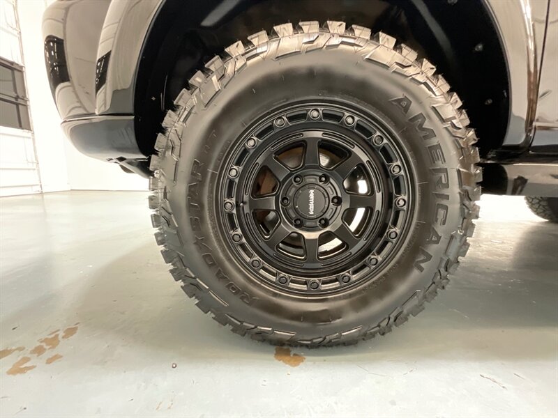 2001 Toyota Sequoia Limited 4x4 / 1-Owner / LIFTED w. NEW WHEELS TIRES / FRESH TIMING BELT + WATER PUMP SERVICE DONE / ZERO RUST - Photo 23 - Gladstone, OR 97027