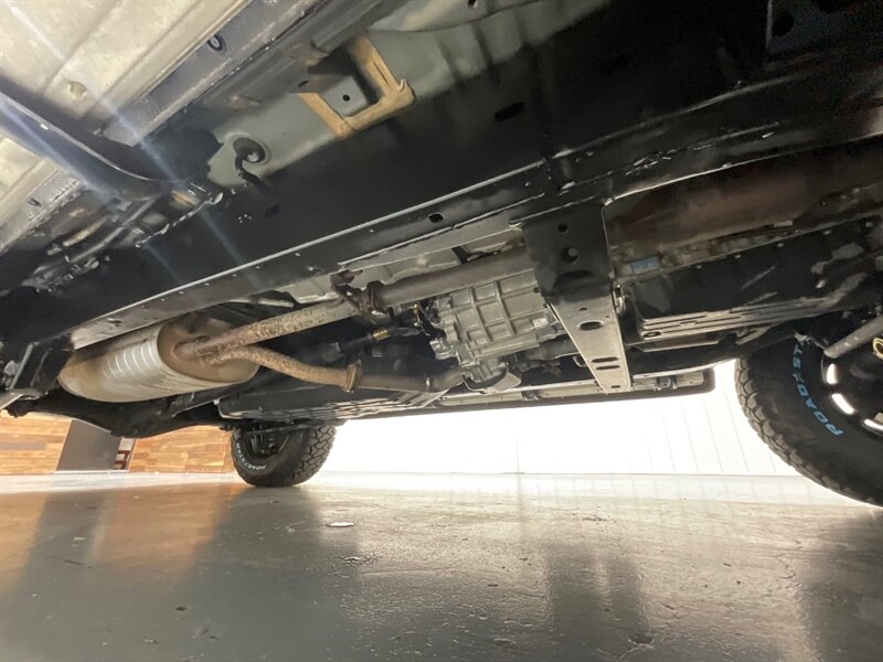 2001 Toyota Sequoia Limited 4x4 / 1-Owner / LIFTED w. NEW WHEELS TIRES / FRESH TIMING BELT + WATER PUMP SERVICE DONE / ZERO RUST - Photo 49 - Gladstone, OR 97027