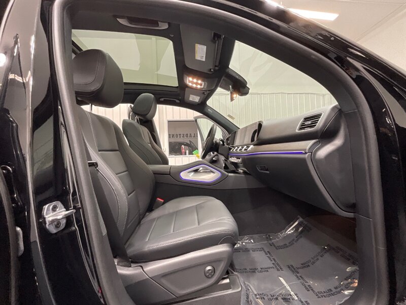 2022 Mercedes-Benz GLE 350 4MATIC /Panoramic Roof / ONLY 3,000 MILES  / 1-OWNER - Photo 12 - Gladstone, OR 97027