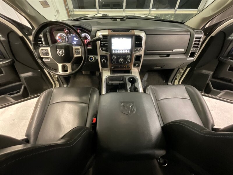 2017 RAM 3500 Laramie Crew Cab 4X4 / 6.7L DIESEL / AISIN TRANNY  / BRAND NEW MUD TIRES / RUST FREE - Photo 41 - Gladstone, OR 97027