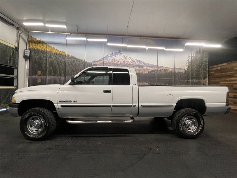 1999 Dodge Ram 2500 Laramie SLT 4X4 / 8.0L V10 /  102,000 MILES   - Photo 3 - Gladstone, OR 97027