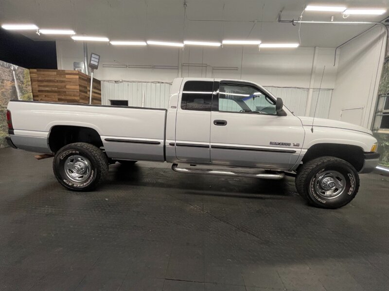 1999 Dodge Ram 2500 Laramie SLT 4X4 / 8.0L V10 / 102,000 MILES