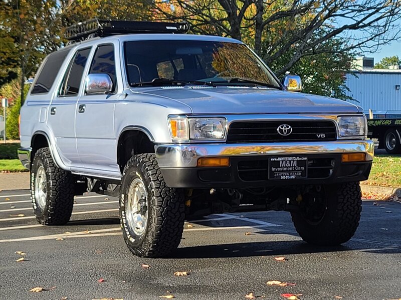 1995 Toyota 4Runner SR5 V6  / APPLE Car Play / Clean Title / LOCAL CAR - Photo 2 - Portland, OR 97217