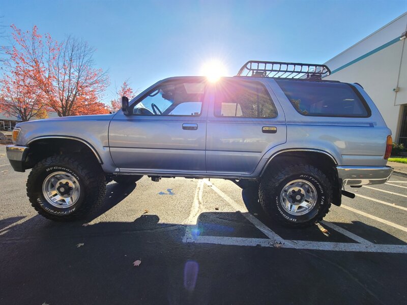 1995 Toyota 4Runner SR5 V6  / APPLE Car Play / Clean Title / LOCAL CAR - Photo 3 - Portland, OR 97217