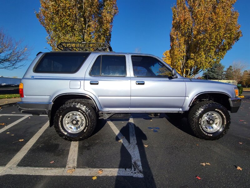 1995 Toyota 4Runner SR5 V6  / APPLE Car Play / Clean Title / LOCAL CAR - Photo 4 - Portland, OR 97217