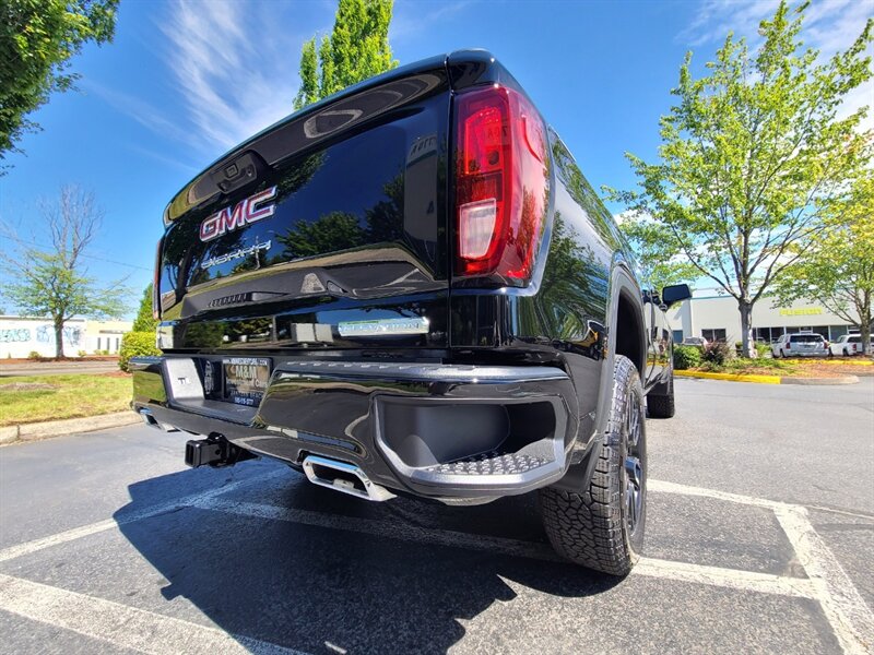 2023 GMC Sierra 1500 DURAMAX DIESEL 4X4 / X-31 OFF ROAD / 2,000 MILES !  / 3.0L TURBO-DIESEL / STILL NEW !! - Photo 11 - Portland, OR 97217