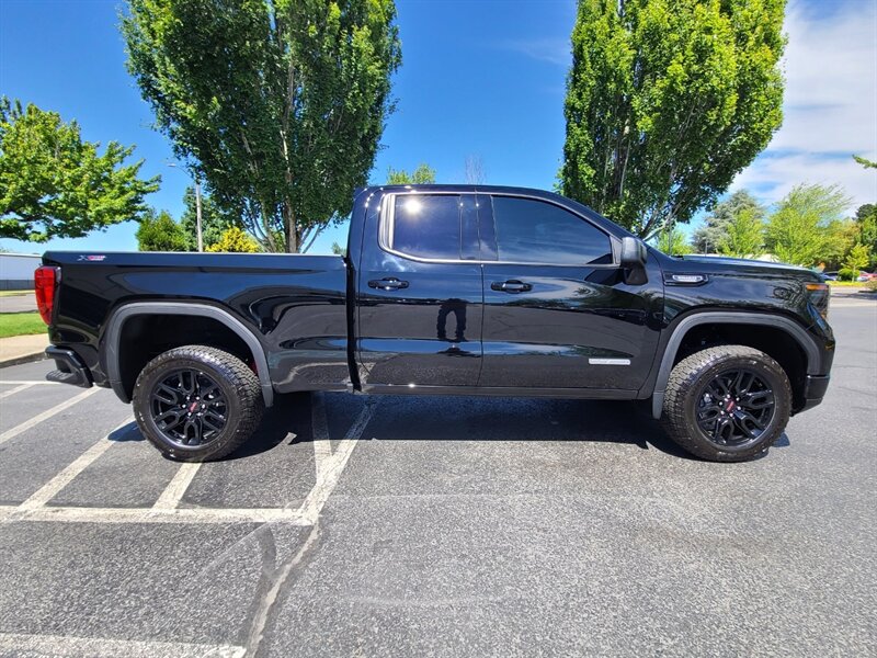 2023 GMC Sierra 1500 DURAMAX DIESEL 4X4 / X-31 OFF ROAD / 2,000 MILES !  / 3.0L TURBO-DIESEL / STILL NEW !! - Photo 4 - Portland, OR 97217