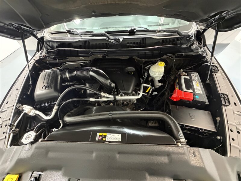 2014 RAM 1500 Laramie Crew Cab 4X4 5.7L V8 /Leather / LOADED /Heated & Cooled Leather Seats / Sunroof / ZERO RUST - Photo 52 - Gladstone, OR 97027