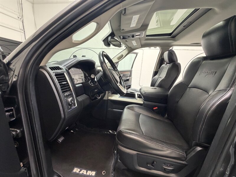 2014 RAM 1500 Laramie Crew Cab 4X4 5.7L V8 /Leather / LOADED /Heated & Cooled Leather Seats / Sunroof / ZERO RUST - Photo 11 - Gladstone, OR 97027