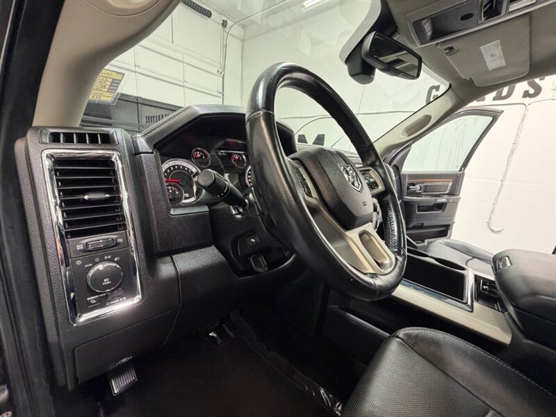 2014 RAM 1500 Laramie Crew Cab 4X4 5.7L V8 /Leather / LOADED /Heated & Cooled Leather Seats / Sunroof / ZERO RUST - Photo 39 - Gladstone, OR 97027