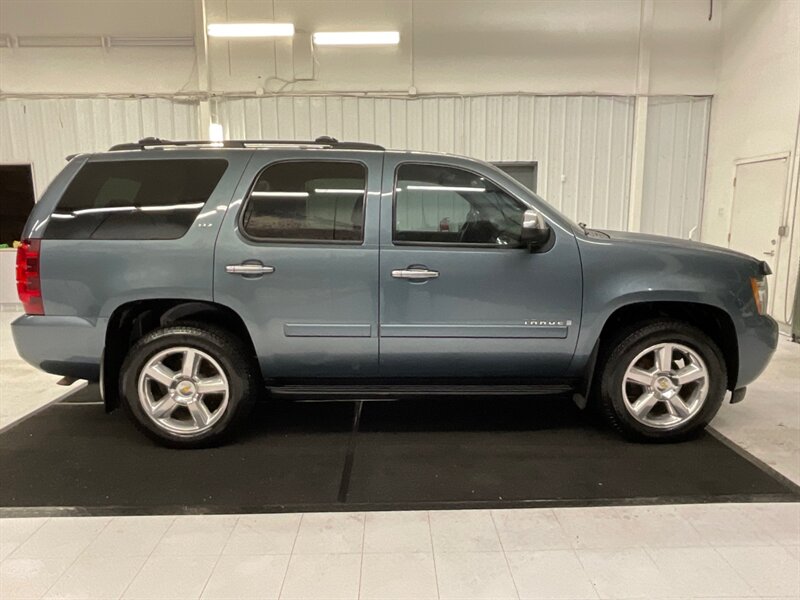 2008 Chevrolet Tahoe LTZ 4X4 / Navi & Backup Camera / Leather & Heated  / THIRD ROW SEAT / LOCAL SUV / CLEAN CLEAN !! - Photo 4 - Gladstone, OR 97027