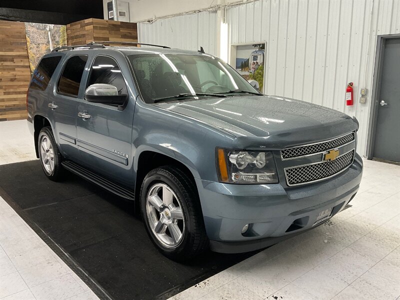 2008 Chevrolet Tahoe LTZ 4X4 / Navi & Backup Camera / Leather & Heated  / THIRD ROW SEAT / LOCAL SUV / CLEAN CLEAN !! - Photo 2 - Gladstone, OR 97027