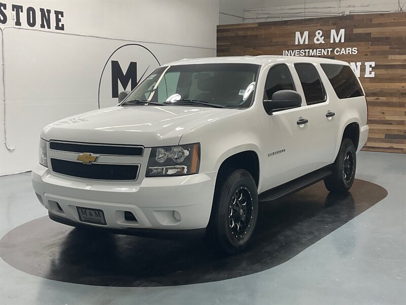 2013 Chevrolet Suburban 2500 4x4 / 6.0L V8 / Leather / LOCAL/3RD ROW SEAT  / NO RUST - Photo 1 - Gladstone, OR 97027