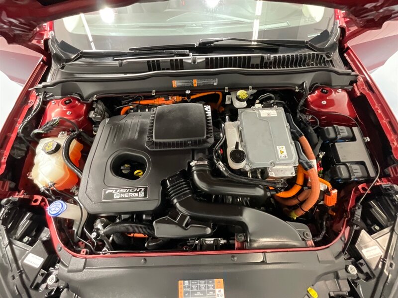 2019 Ford Fusion Energi Titanium Plug-in Hybrid / 1-OWNER / FULLY LOADED / Heated & Cooled leather seats / Sunroof / Navi / BLIS - Photo 50 - Gladstone, OR 97027