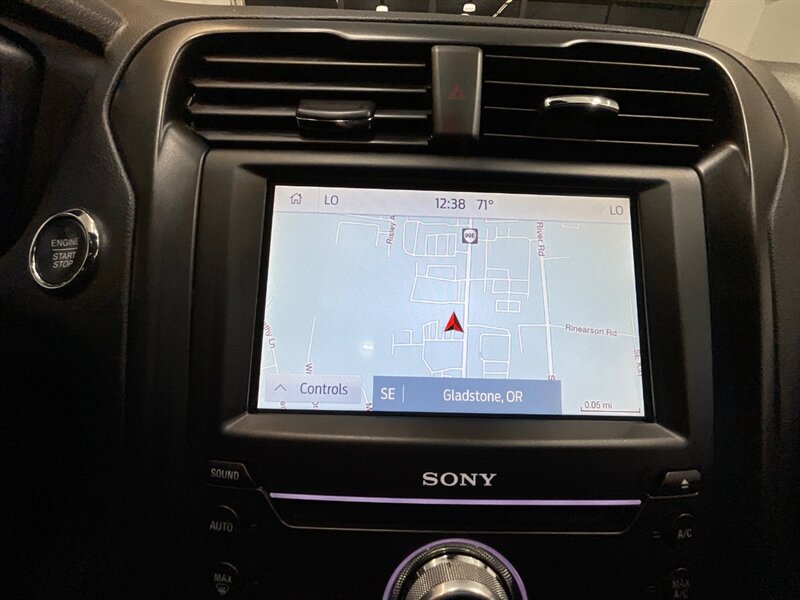 2019 Ford Fusion Energi Titanium Plug-in Hybrid / 1-OWNER / FULLY LOADED / Heated & Cooled leather seats / Sunroof / Navi / BLIS - Photo 14 - Gladstone, OR 97027