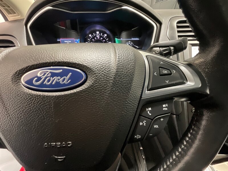 2019 Ford Fusion Energi Titanium Plug-in Hybrid / 1-OWNER / FULLY LOADED / Heated & Cooled leather seats / Sunroof / Navi / BLIS - Photo 41 - Gladstone, OR 97027