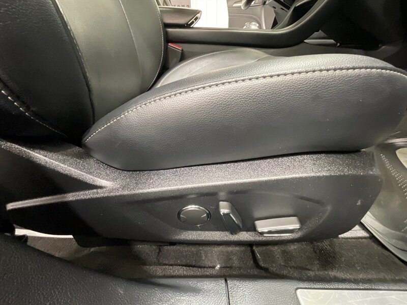 2019 Ford Fusion Energi Titanium Plug-in Hybrid / 1-OWNER / FULLY LOADED / Heated & Cooled leather seats / Sunroof / Navi / BLIS - Photo 21 - Gladstone, OR 97027