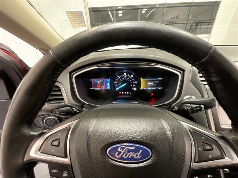 2019 Ford Fusion Energi Titanium Plug-in Hybrid / 1-OWNER / FULLY LOADED / Heated & Cooled leather seats / Sunroof / Navi / BLIS - Photo 42 - Gladstone, OR 97027