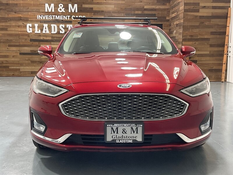 2019 Ford Fusion Energi Titanium Plug-in Hybrid / 1-OWNER / FULLY LOADED / Heated & Cooled leather seats / Sunroof / Navi / BLIS - Photo 5 - Gladstone, OR 97027