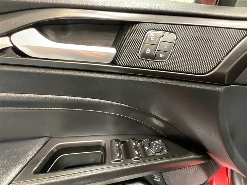 2019 Ford Fusion Energi Titanium Plug-in Hybrid / 1-OWNER / FULLY LOADED / Heated & Cooled leather seats / Sunroof / Navi / BLIS - Photo 22 - Gladstone, OR 97027
