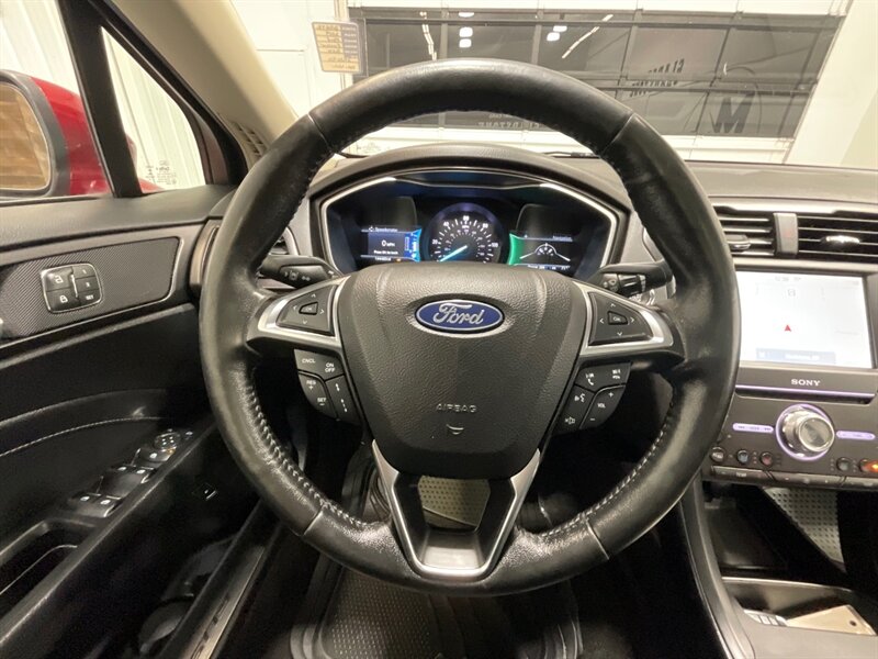 2019 Ford Fusion Energi Titanium Plug-in Hybrid / 1-OWNER / FULLY LOADED / Heated & Cooled leather seats / Sunroof / Navi / BLIS - Photo 19 - Gladstone, OR 97027
