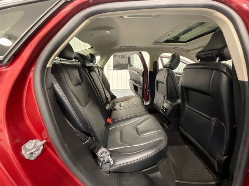 2019 Ford Fusion Energi Titanium Plug-in Hybrid / 1-OWNER / FULLY LOADED / Heated & Cooled leather seats / Sunroof / Navi / BLIS - Photo 11 - Gladstone, OR 97027