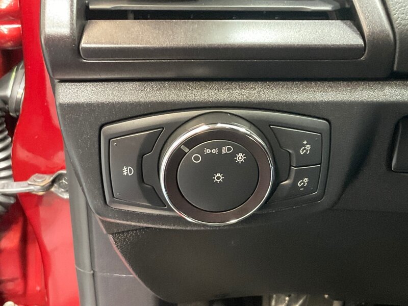 2019 Ford Fusion Energi Titanium Plug-in Hybrid / 1-OWNER / FULLY LOADED / Heated & Cooled leather seats / Sunroof / Navi / BLIS - Photo 37 - Gladstone, OR 97027