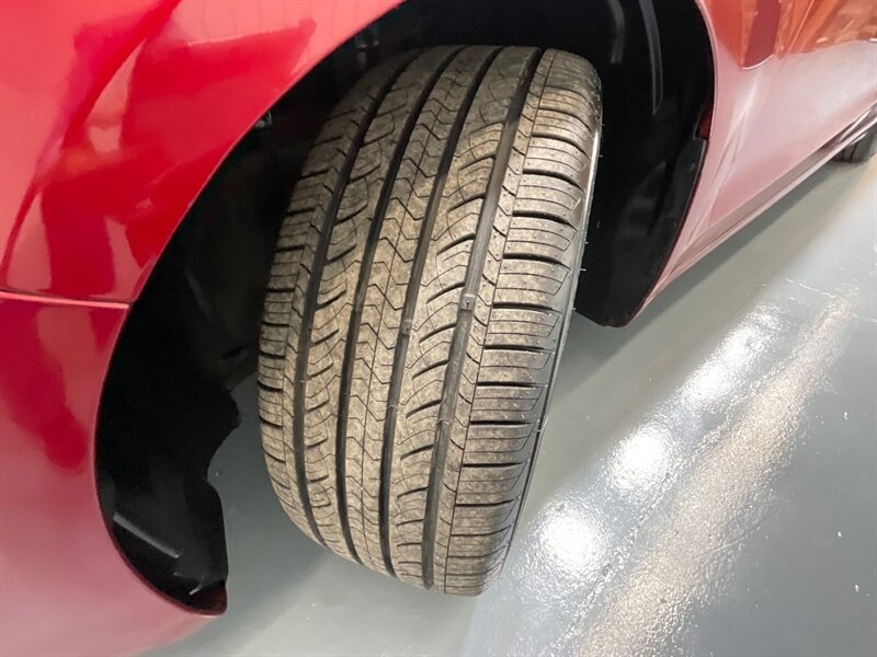 2019 Ford Fusion Energi Titanium Plug-in Hybrid / 1-OWNER / FULLY LOADED / Heated & Cooled leather seats / Sunroof / Navi / BLIS - Photo 24 - Gladstone, OR 97027