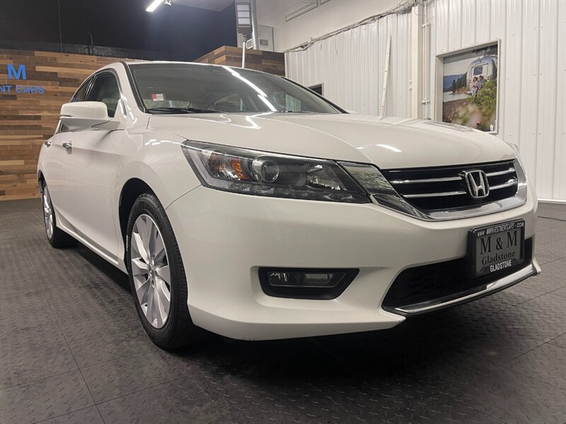 2015 Honda Accord EX-L V6 / Leather He   - Photo 2 - Gladstone, OR 97027