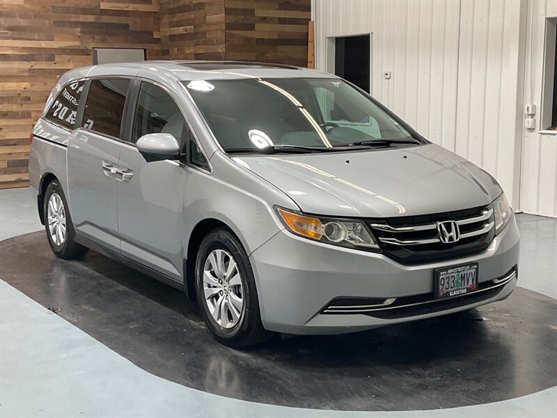 2016 Honda Odyssey EX-L MiniVan 8-Passenger / Leather Sunroof / LOCAL  / Excel Cond - Photo 2 - Gladstone, OR 97027