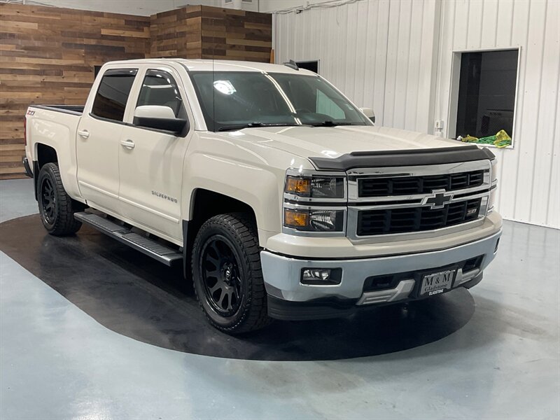 2015 Chevrolet Silverado 1500 LT Z71 Crew Cab 4X4 / 5.3L V8 / Backup Cam /CLEAN   - Photo 2 - Gladstone, OR 97027