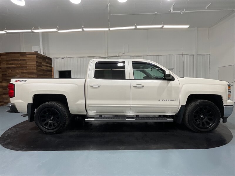 2015 Chevrolet Silverado 1500 LT Z71 Crew Cab 4X4 / 5.3L V8 / Backup Cam /CLEAN   - Photo 4 - Gladstone, OR 97027