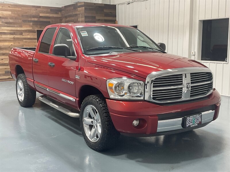 2007 Dodge Ram 1500 Laramie 4X4 / 5.7L V8 Hemi / 1-OWNER/ 55,000 MILES  / ZERO RUST - Photo 2 - Gladstone, OR 97027