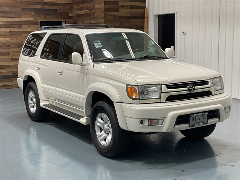 2002 Toyota 4Runner Limited 4X4 / 3.4L V6 / FRESH TIMING BELT SERVICE  / ZERO RUST - Photo 2 - Gladstone, OR 97027