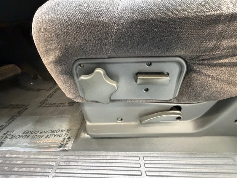 2000 Chevrolet Silverado 1500 LS 4X4 5.3L V8 / Backup Cam/ZERO RUST /75k MILES /Towing Pkg /LOCAL OREGON TRUCK - Photo 38 - Gladstone, OR 97027