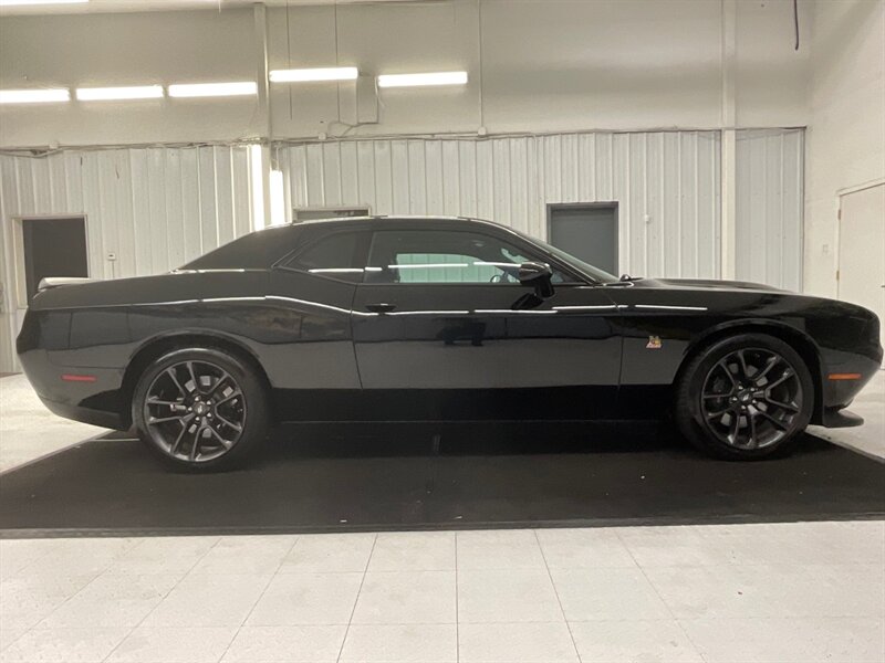 2021 Dodge Challenger R/T Scat Pack 2Dr / 392 V8 SRT / 6-SPEED MANUAL /  / Plus Pkg, Driver Convenience Group,  Power Sunroof / ONLY 14,000 MILES - Photo 4 - Gladstone, OR 97027