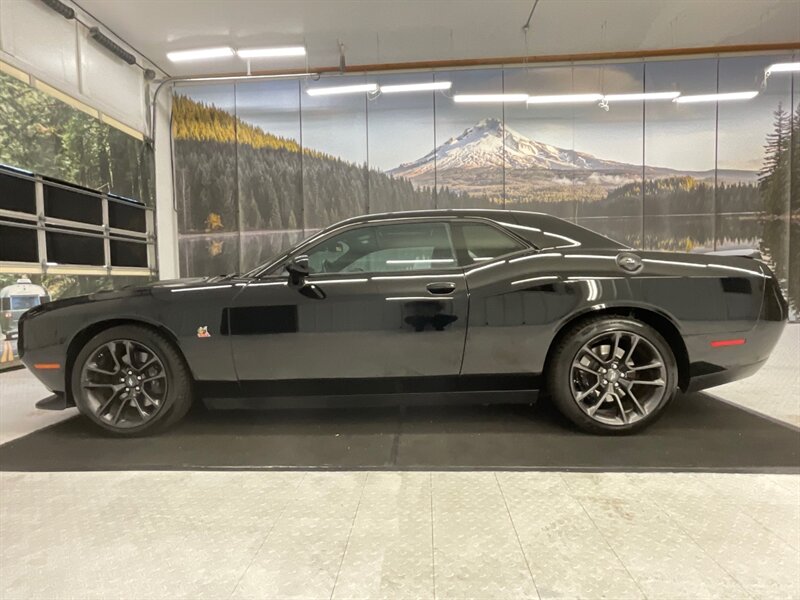 2021 Dodge Challenger R/T Scat Pack 2Dr / 392 V8 SRT / 6-SPEED MANUAL /  / Plus Pkg, Driver Convenience Group,  Power Sunroof / ONLY 14,000 MILES - Photo 3 - Gladstone, OR 97027