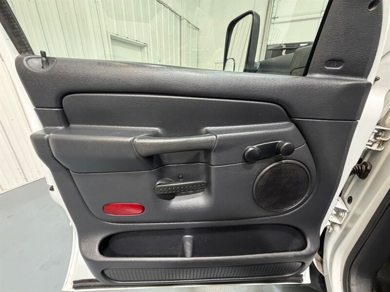 2003 Dodge Ram 2500 4X4 6-SPEED MANUAL 5.9L CUMMINS DIESEL LONG BED / ZERO RUST / LONG BED - Photo 31 - Gladstone, OR 97027