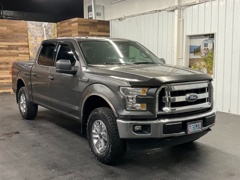 2017 Ford F-150 XLT Crew Cab 4X4 / 3.5L V6 / ONLY 42,000 MILES  BRAND NEW TIRES / SHARP & CLEAN !! - Photo 2 - Gladstone, OR 97027