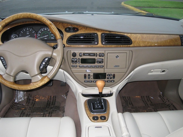 2001 Jaguar S-Type 4.0 V8 LUXURY Sedan   - Photo 39 - Portland, OR 97217